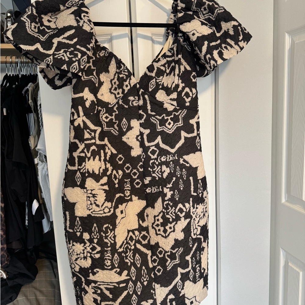 NWT French Connection Black and Cream Dress